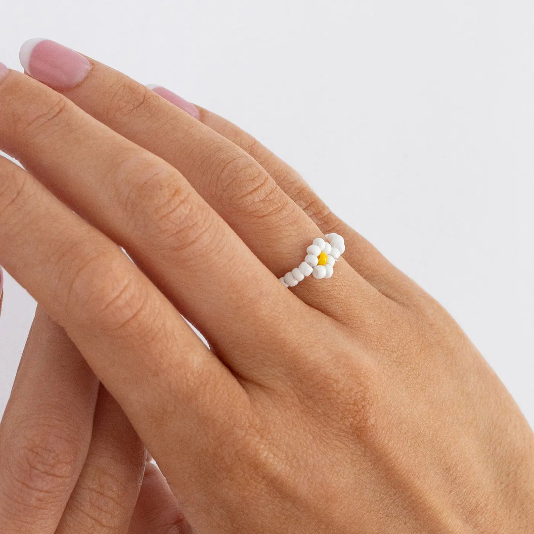 Lisa - Flower Bead Ring